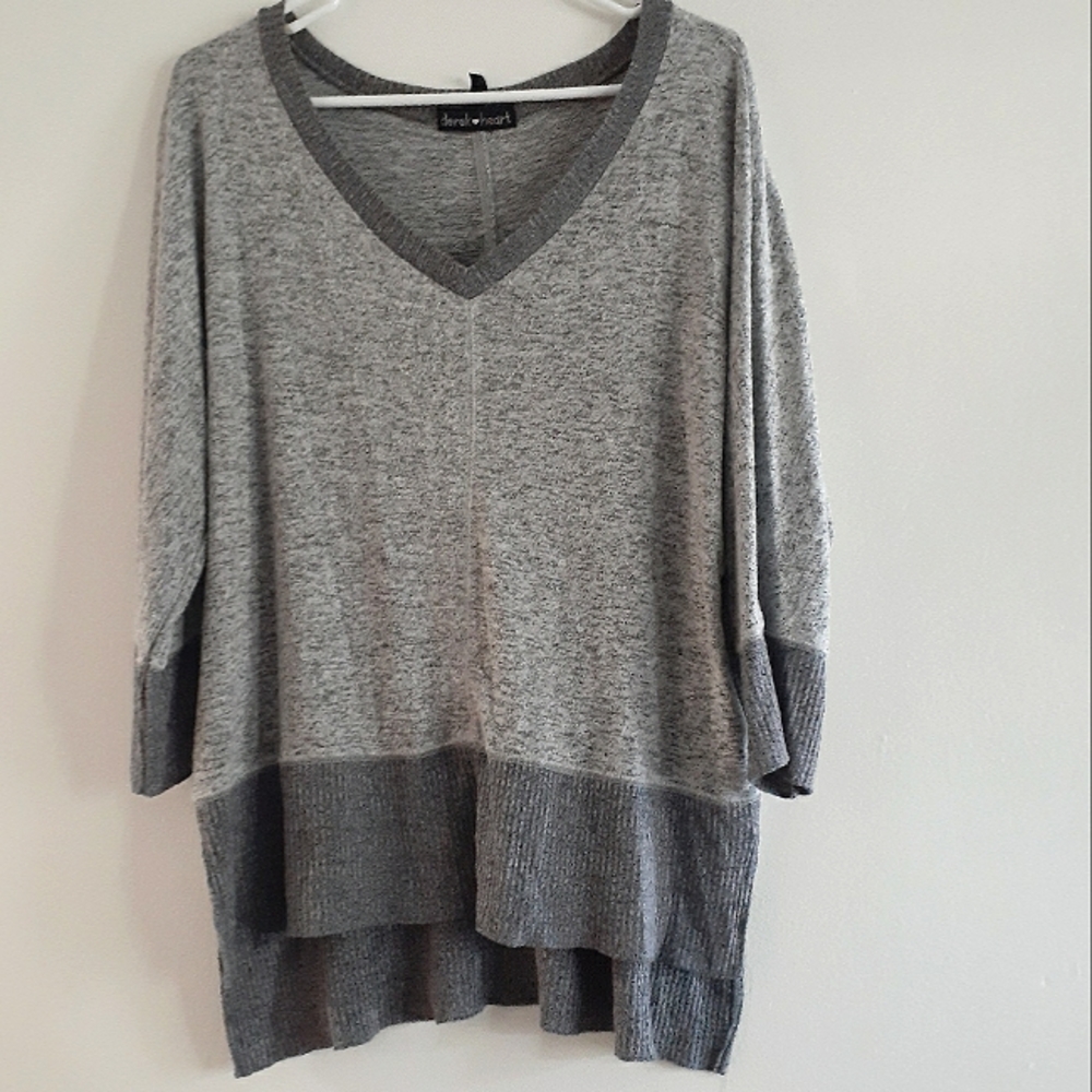 Derek Heart V-Neck 3/4 sleeve sweater